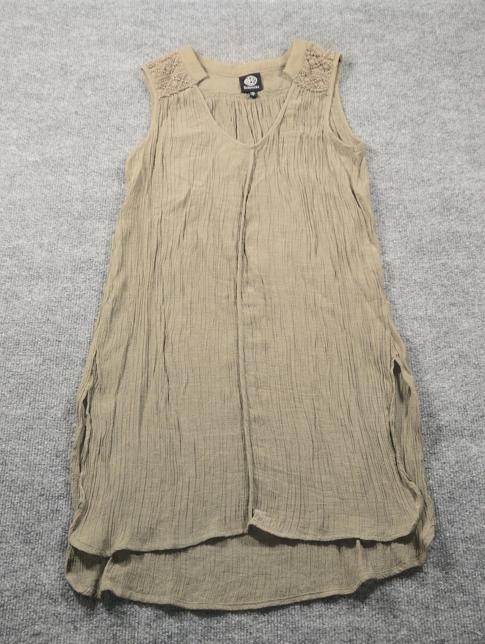 Bobeau Olive Green Crinkle Gauze Sleeveless Tunic Tank Crochet Detail Size Small